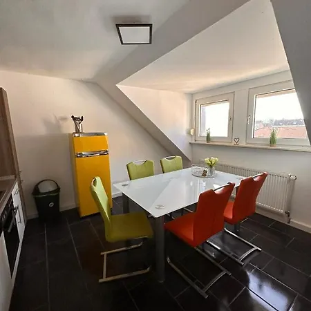 Schoenes Im Zentrum - 2 *