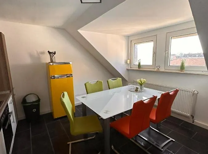 Schoenes Im Zentrum - 2 *