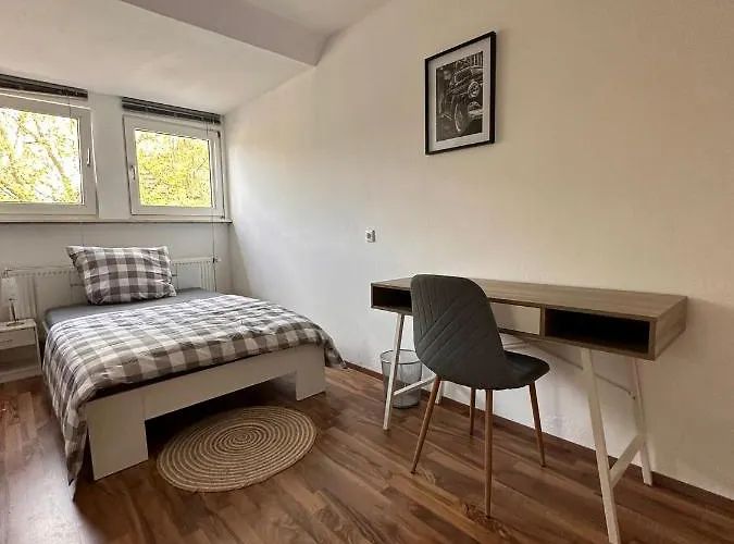 Schoenes Im Zentrum - 2 Homestay